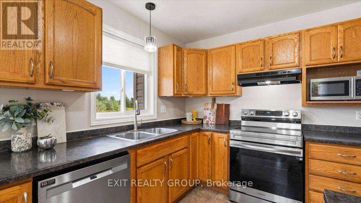 323 Mapleview Road, Quinte West, Ontario  K0K 2C0 - Photo 8 - X12788034