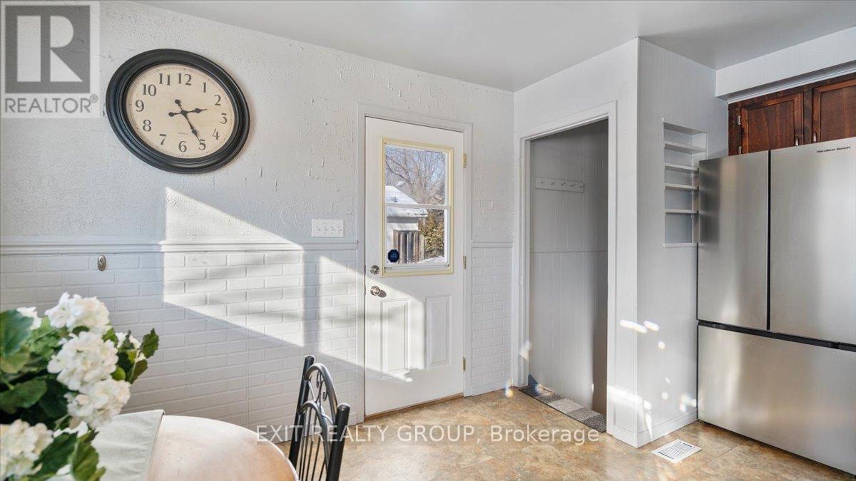 84 Chatterton Valley Crescent, Quinte West, Ontario  K0K 2B0 - Photo 2 - X12788044