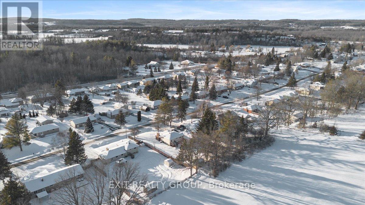 84 Chatterton Valley Crescent, Quinte West, Ontario  K0K 2B0 - Photo 35 - X12788044