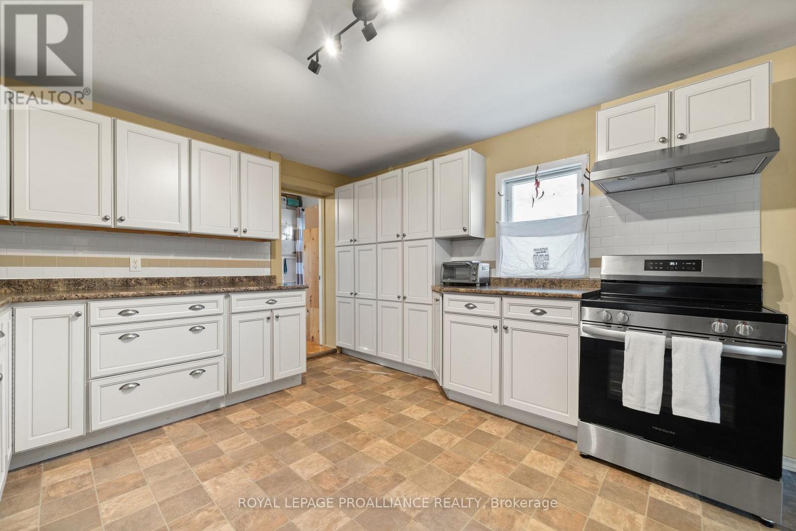 246 Foster Avenue, Belleville, Ontario  K8N 3R3 - Photo 14 - X12792054