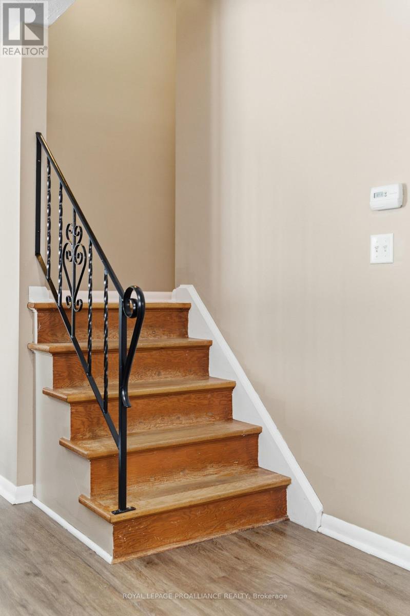 533 Bridge Street E, Belleville, Ontario  K8N 1R7 - Photo 10 - X12792924