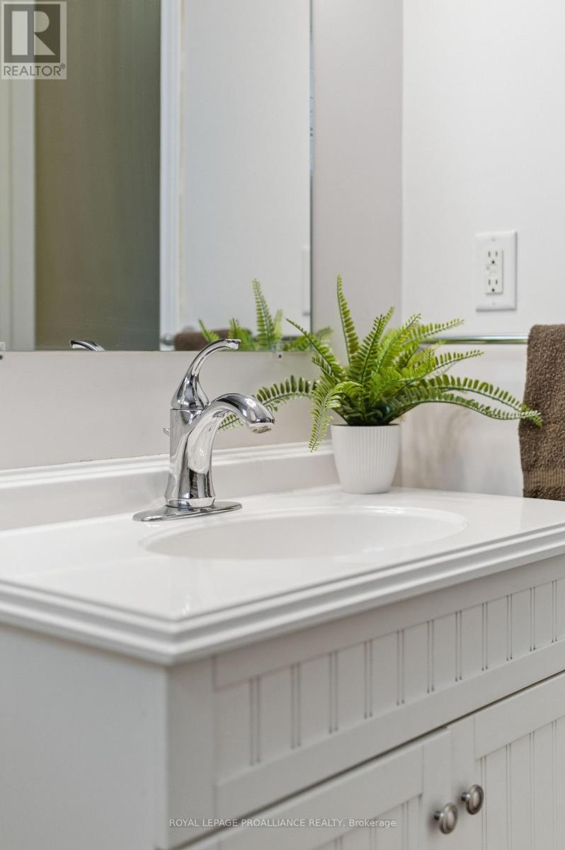 533 Bridge Street E, Belleville, Ontario  K8N 1R7 - Photo 33 - X12792924