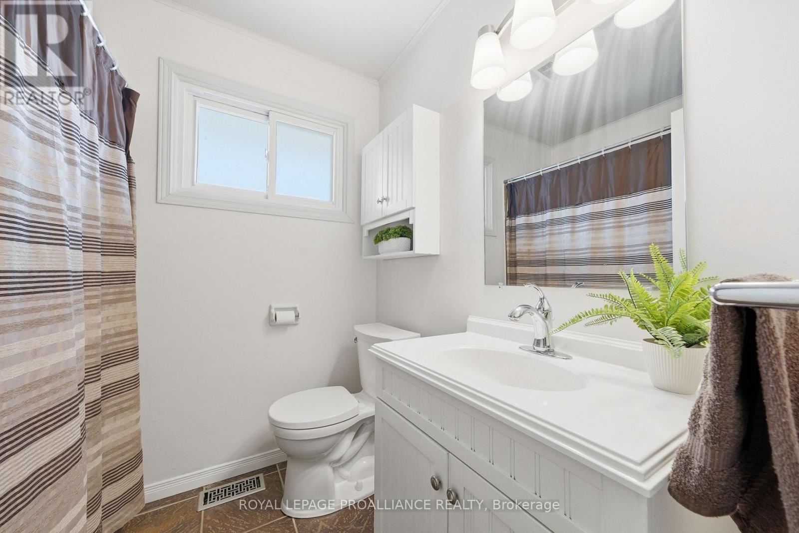 533 Bridge Street E, Belleville, Ontario  K8N 1R7 - Photo 36 - X12792924