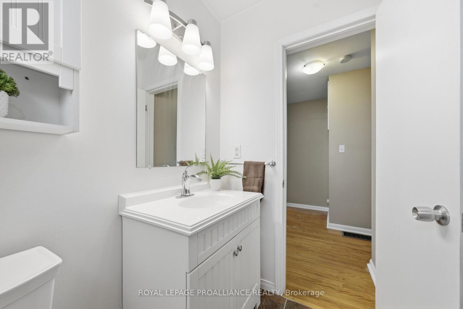 533 Bridge Street E, Belleville, Ontario  K8N 1R7 - Photo 37 - X12792924