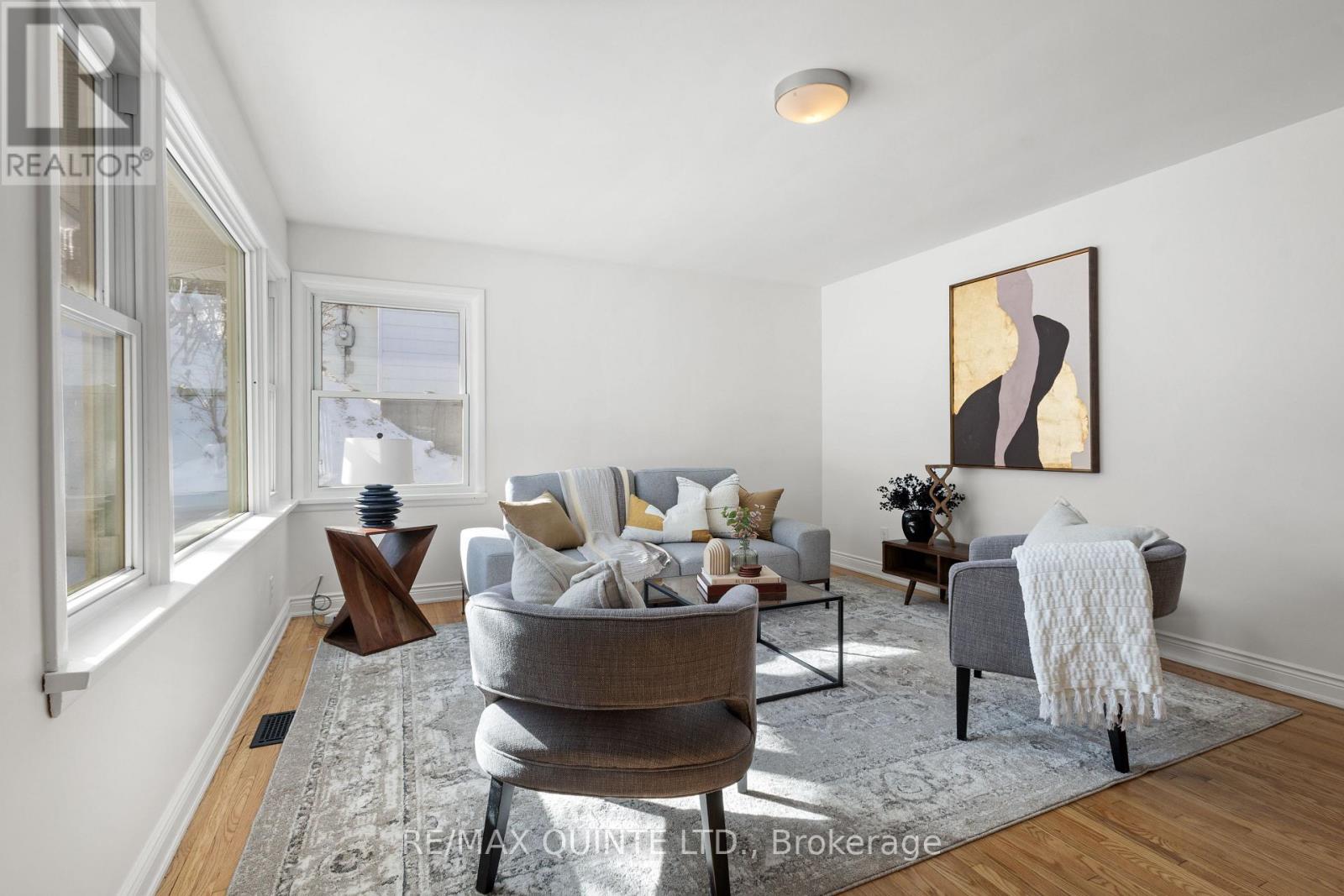 20 Prospect Avenue, Prince Edward County, Ontario  K0K 2T0 - Photo 10 - X12793004