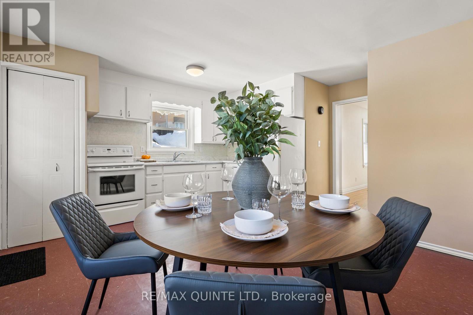 20 Prospect Avenue, Prince Edward County, Ontario  K0K 2T0 - Photo 17 - X12793004