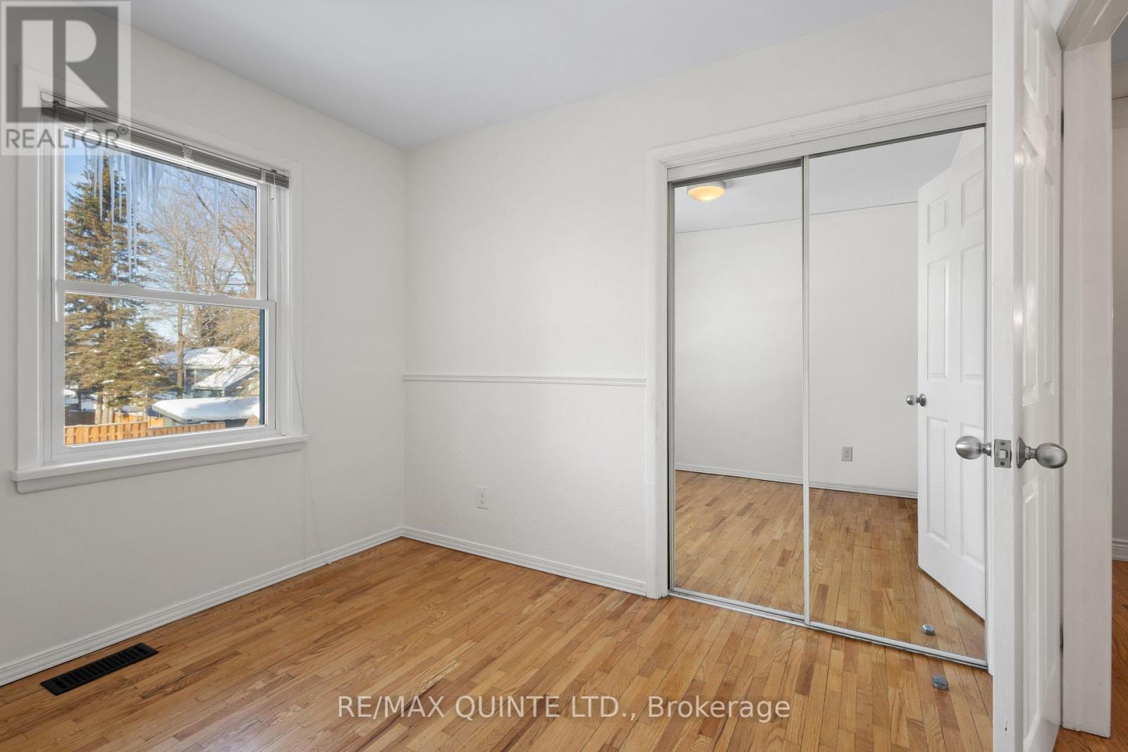 20 Prospect Avenue, Prince Edward County, Ontario  K0K 2T0 - Photo 28 - X12793004