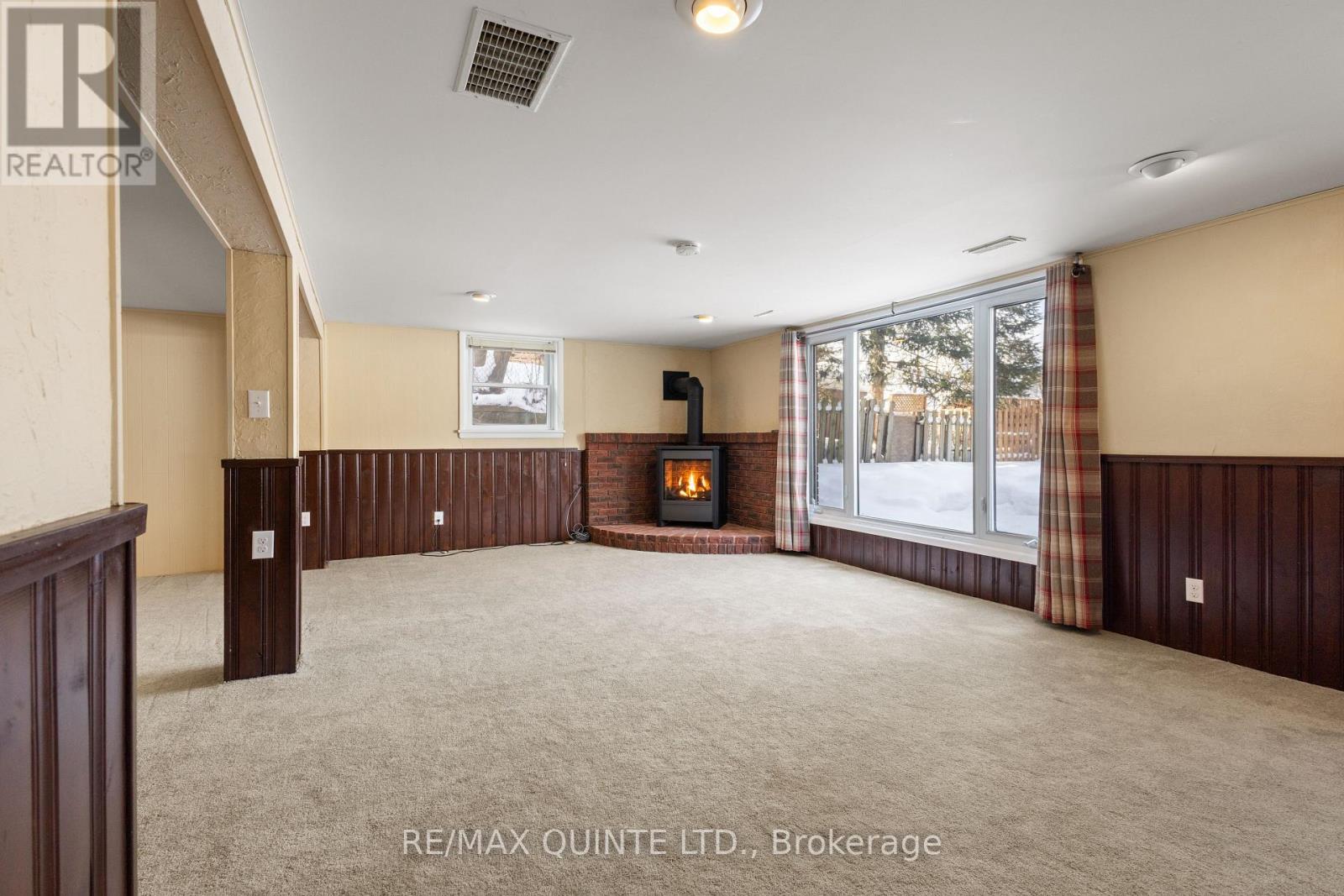 20 Prospect Avenue, Prince Edward County, Ontario  K0K 2T0 - Photo 34 - X12793004