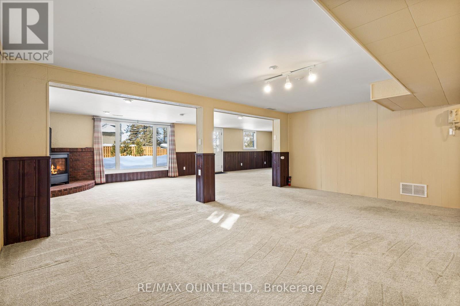 20 Prospect Avenue, Prince Edward County, Ontario  K0K 2T0 - Photo 37 - X12793004