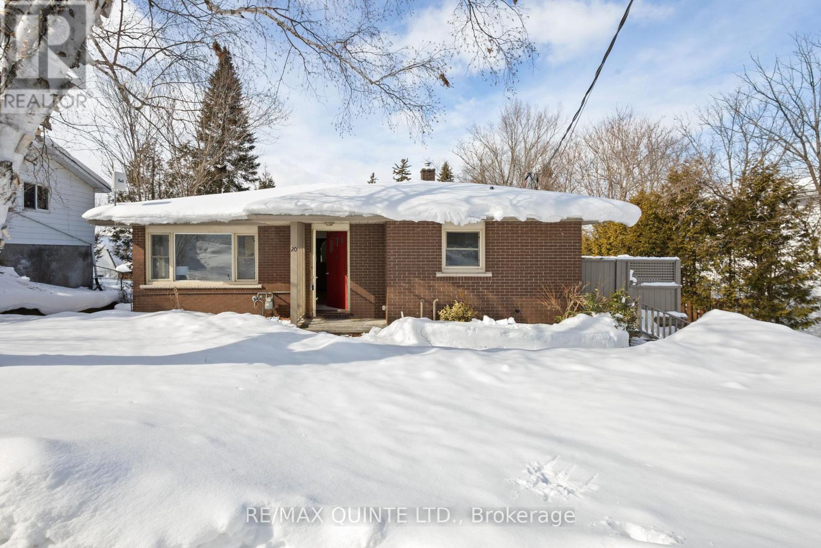 20 Prospect Avenue, Prince Edward County, Ontario  K0K 2T0 - Photo 5 - X12793004