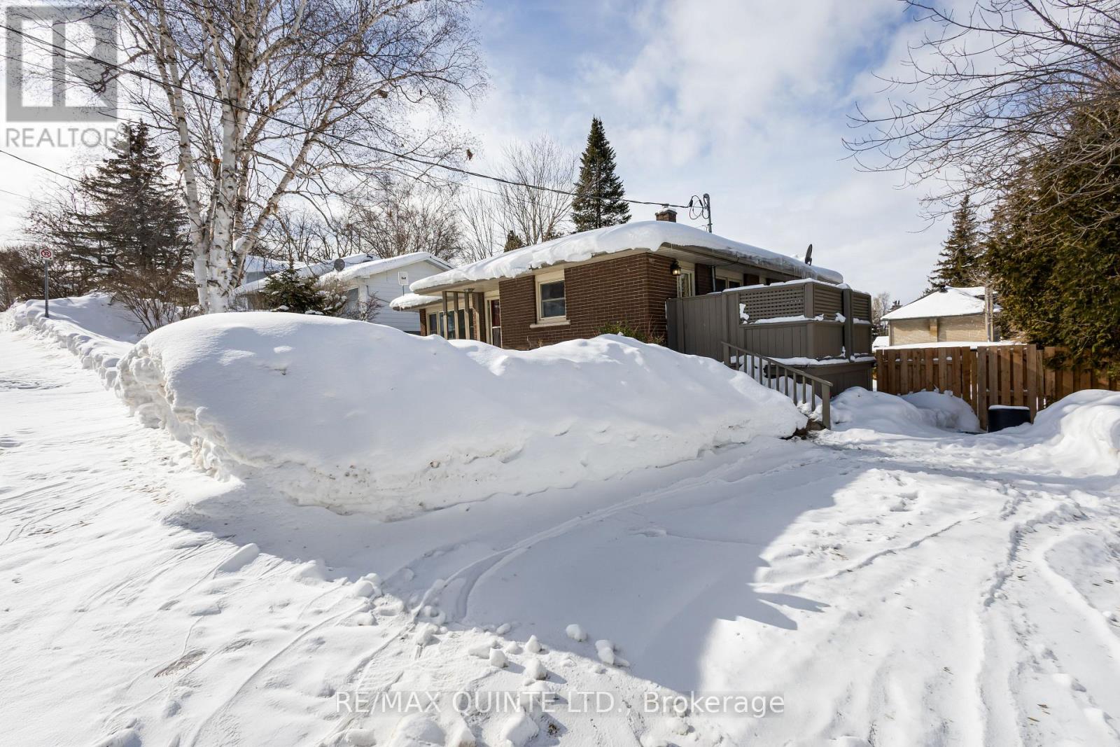 20 Prospect Avenue, Prince Edward County, Ontario  K0K 2T0 - Photo 6 - X12793004