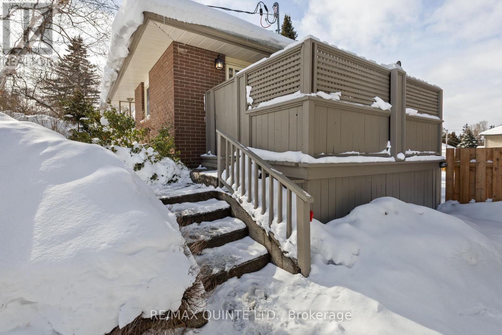 20 Prospect Avenue, Prince Edward County, Ontario  K0K 2T0 - Photo 8 - X12793004