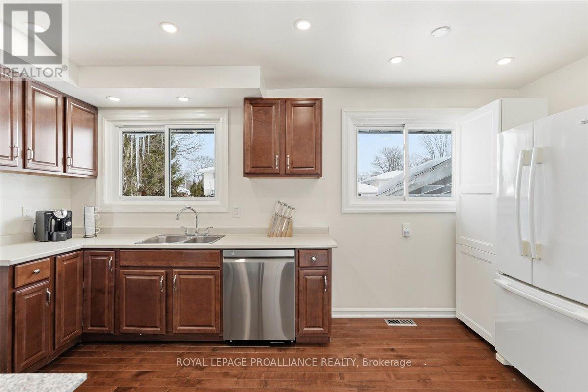 15 Thorncliffe Drive, Belleville, Ontario  K8P 4L3 - Photo 14 - X12794344