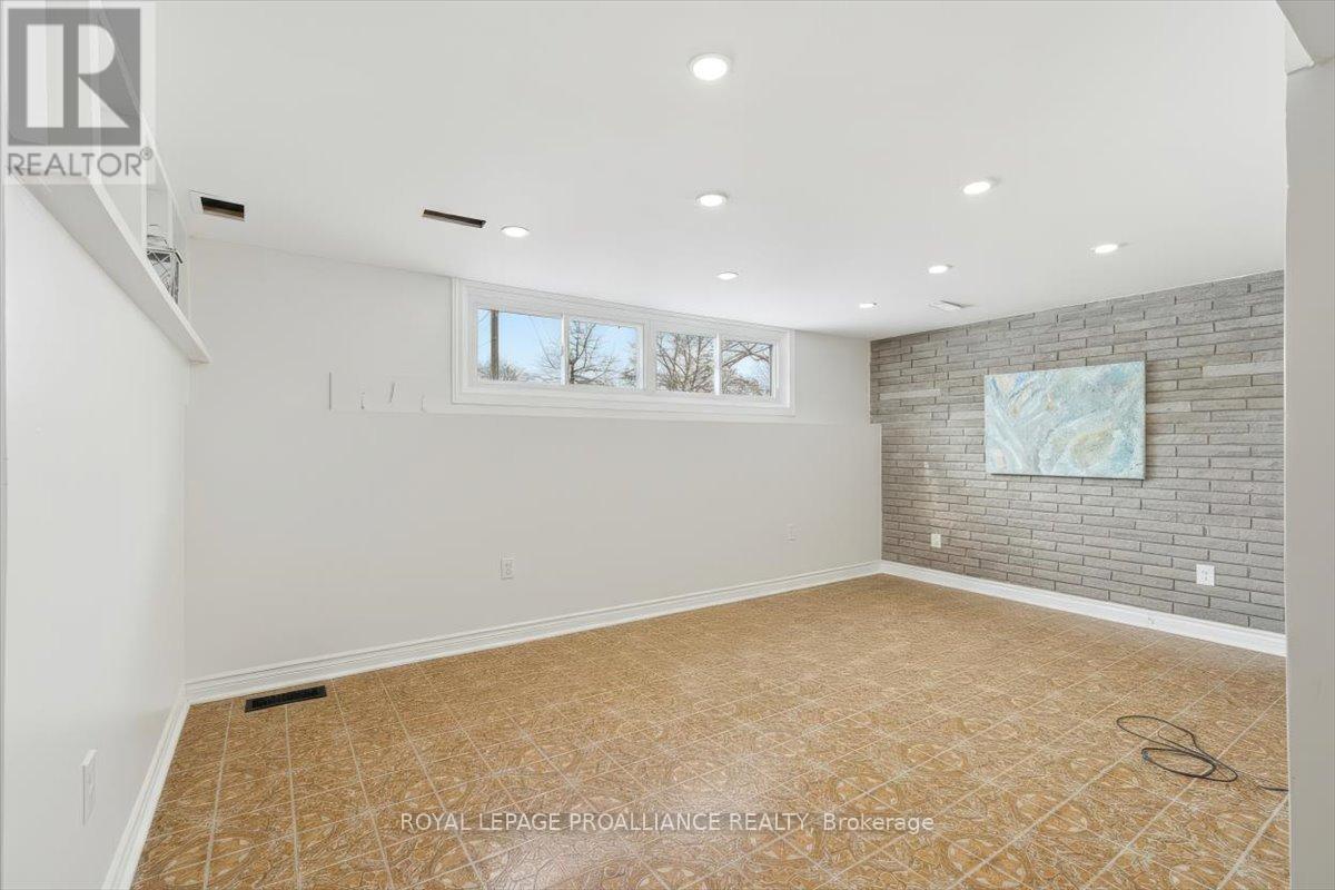 15 Thorncliffe Drive, Belleville, Ontario  K8P 4L3 - Photo 32 - X12794344