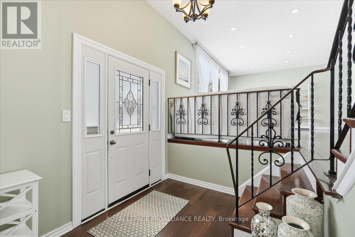 15 Thorncliffe Drive, Belleville, Ontario  K8P 4L3 - Photo 4 - X12794344