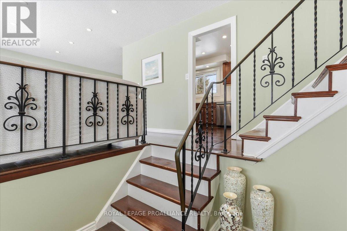 15 Thorncliffe Drive, Belleville, Ontario  K8P 4L3 - Photo 5 - X12794344