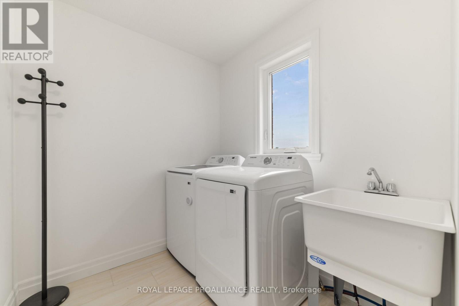 54 Lanark Drive, Belleville, Ontario  K8N 0G7 - Photo 11 - X12794966