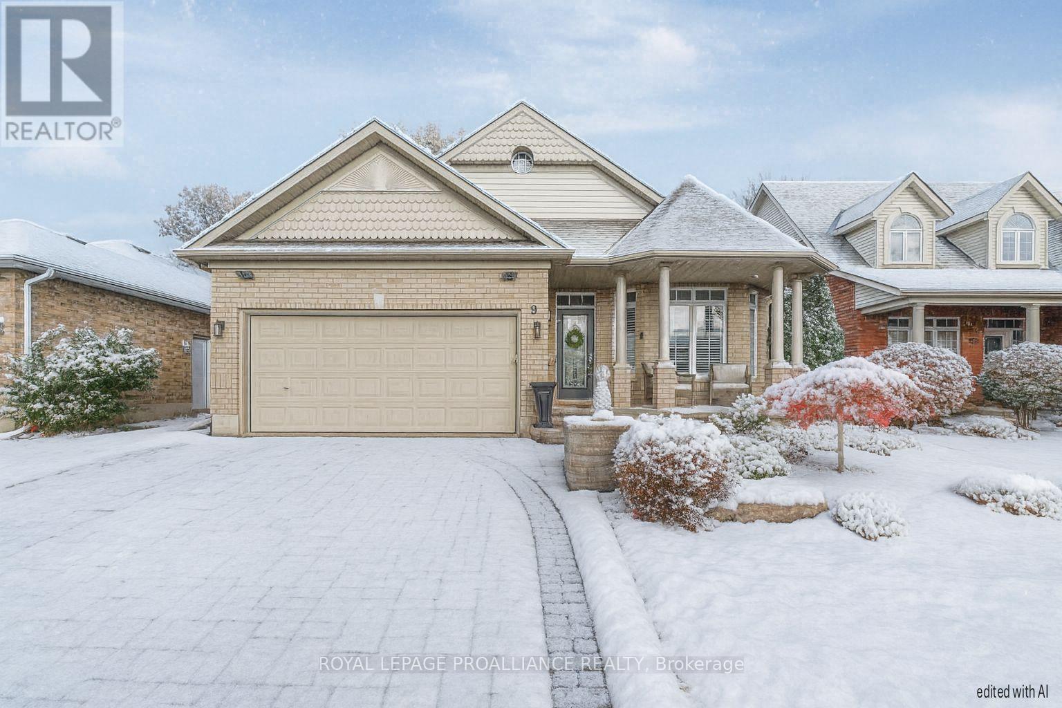 9 SPRUCE GARDENS, Belleville, Ontario