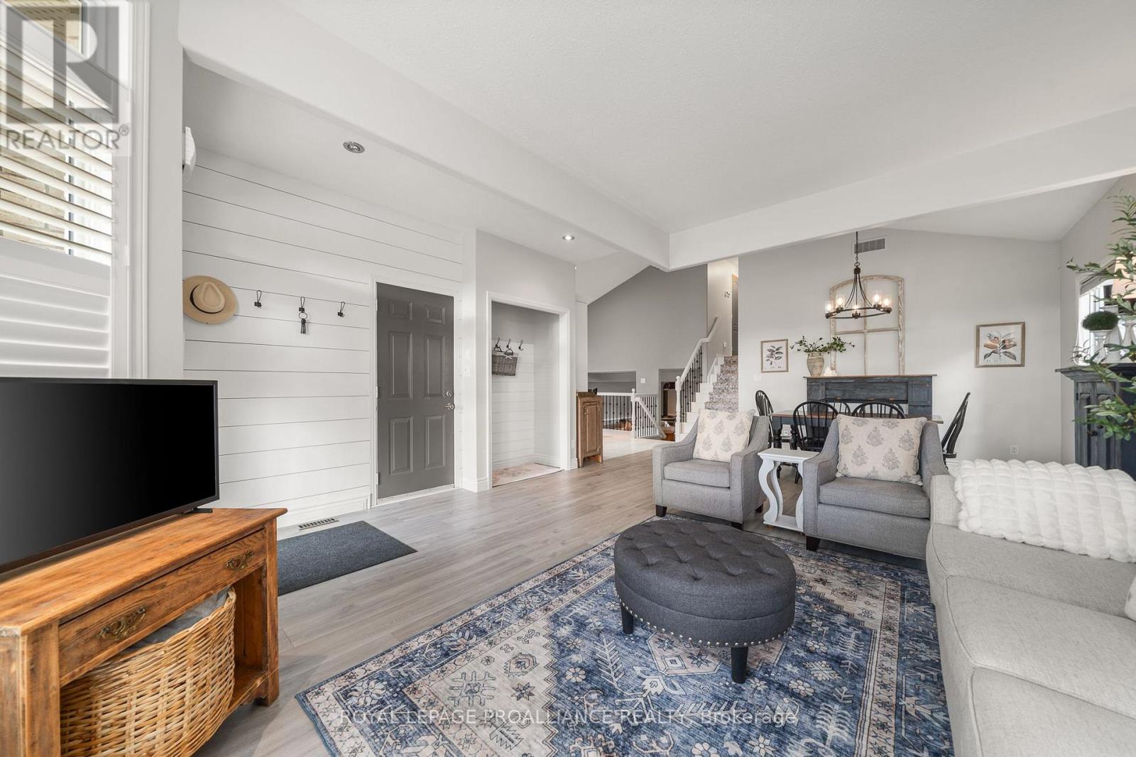 9 Spruce Gardens, Belleville, Ontario  K8N 5W3 - Photo 13 - X12797344