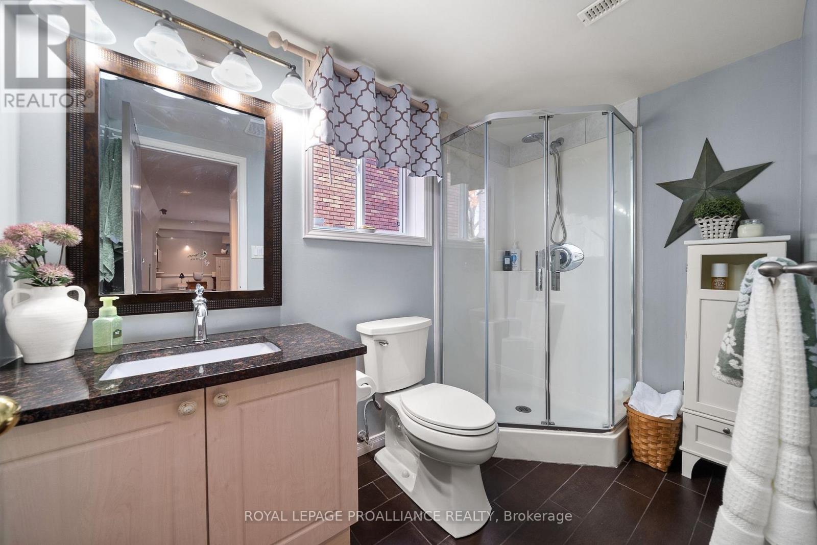 9 Spruce Gardens, Belleville, Ontario  K8N 5W3 - Photo 39 - X12797344