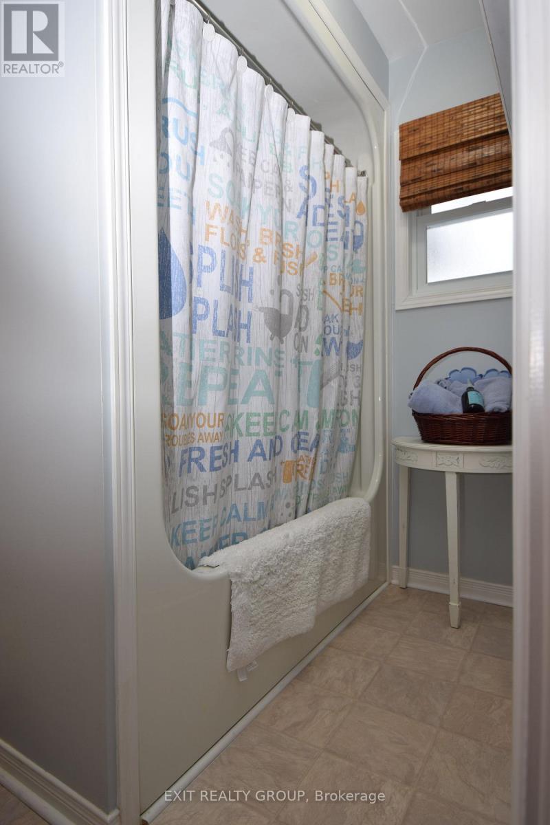 1 Quaker Court, Prince Edward County, Ontario  K0K 3L0 - Photo 22 - X12798694