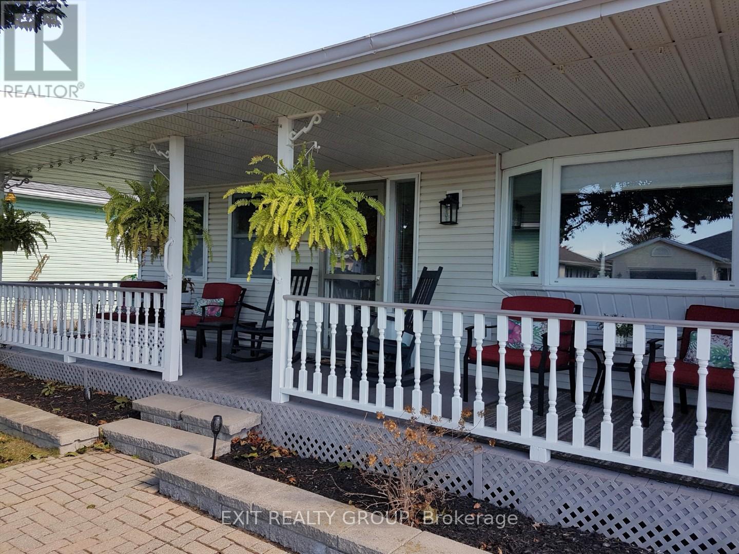 1 Quaker Court, Prince Edward County, Ontario  K0K 3L0 - Photo 3 - X12798694