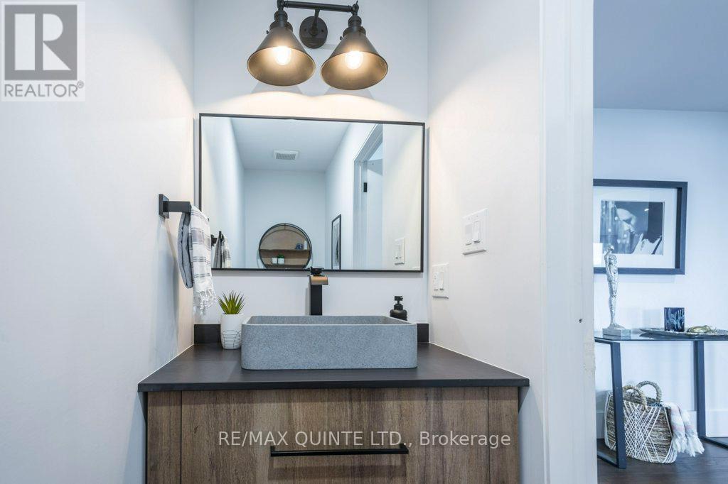 1190 County Rd 3 Road, Prince Edward County, Ontario  K8N 4Z1 - Photo 30 - X12801842