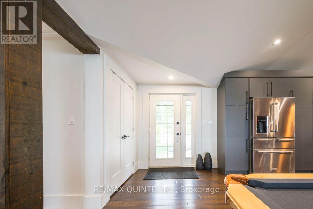 1190 County Rd 3 Road, Prince Edward County, Ontario  K8N 4Z1 - Photo 6 - X12801842