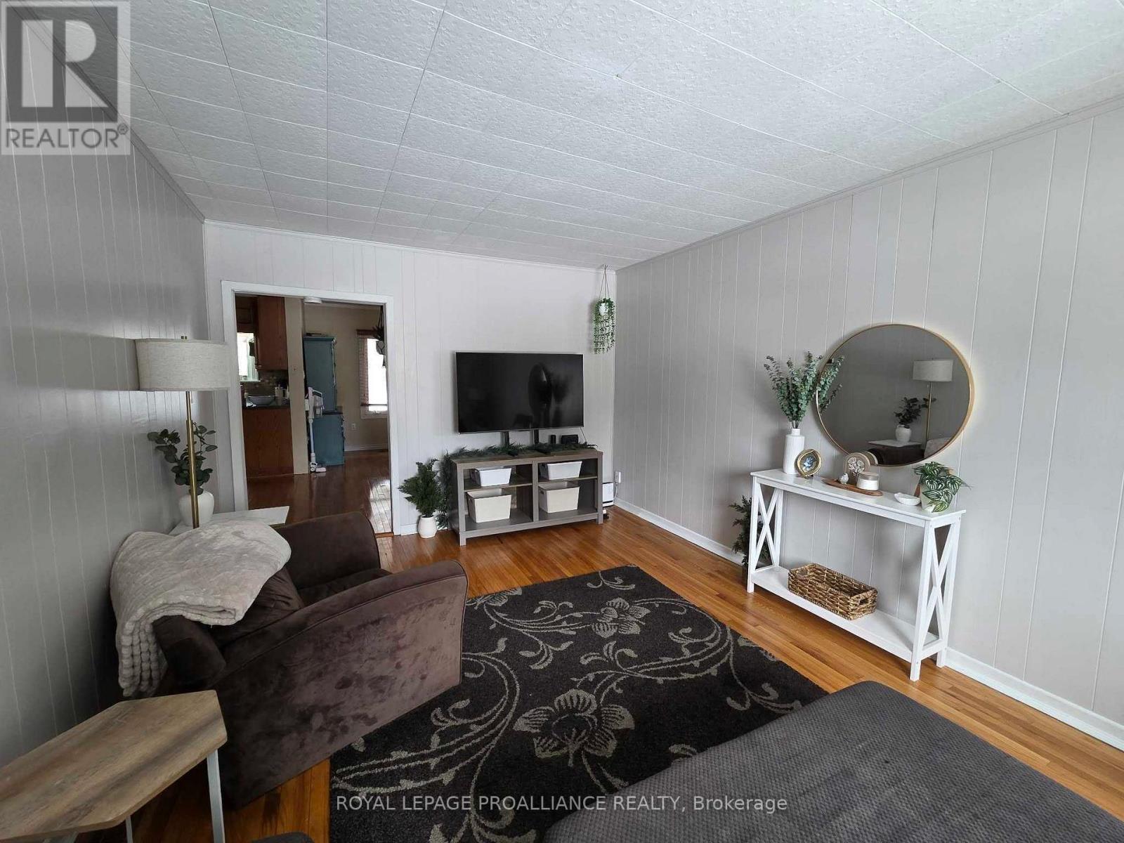 76 Benjamin Street, Belleville, Ontario  K8P 1P9 - Photo 10 - X12803370