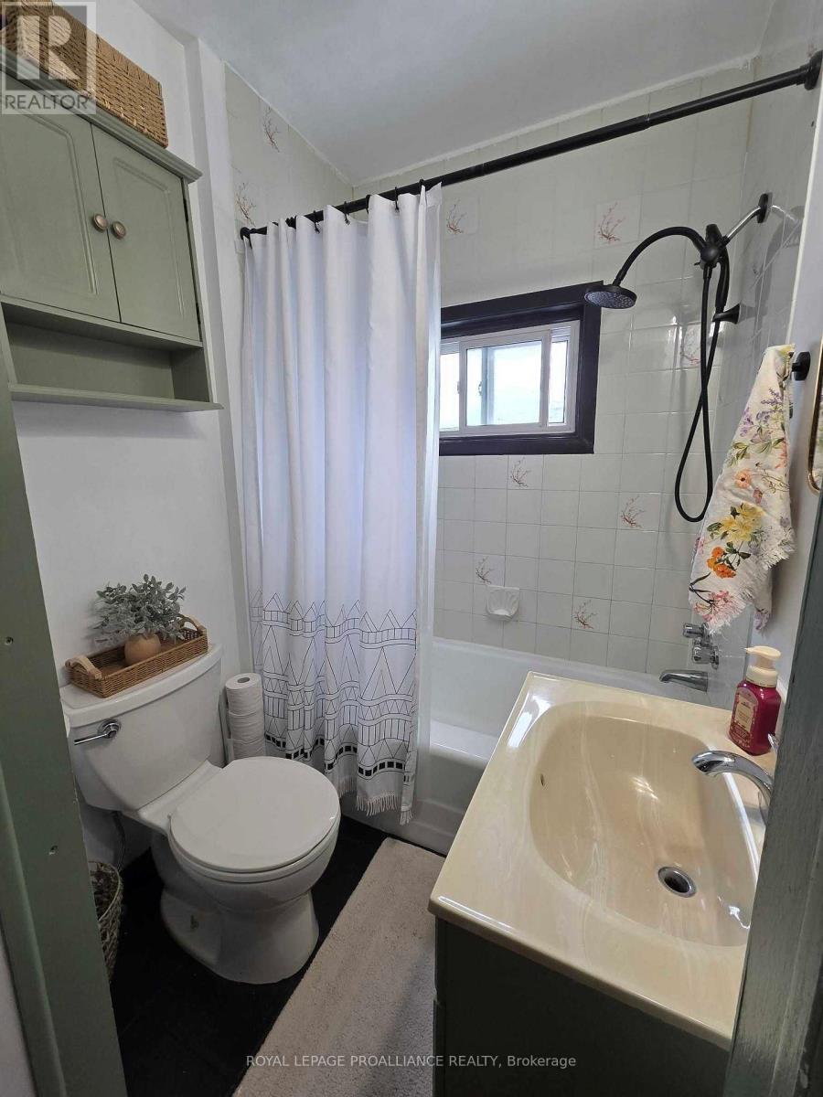 76 Benjamin Street, Belleville, Ontario  K8P 1P9 - Photo 14 - X12803370