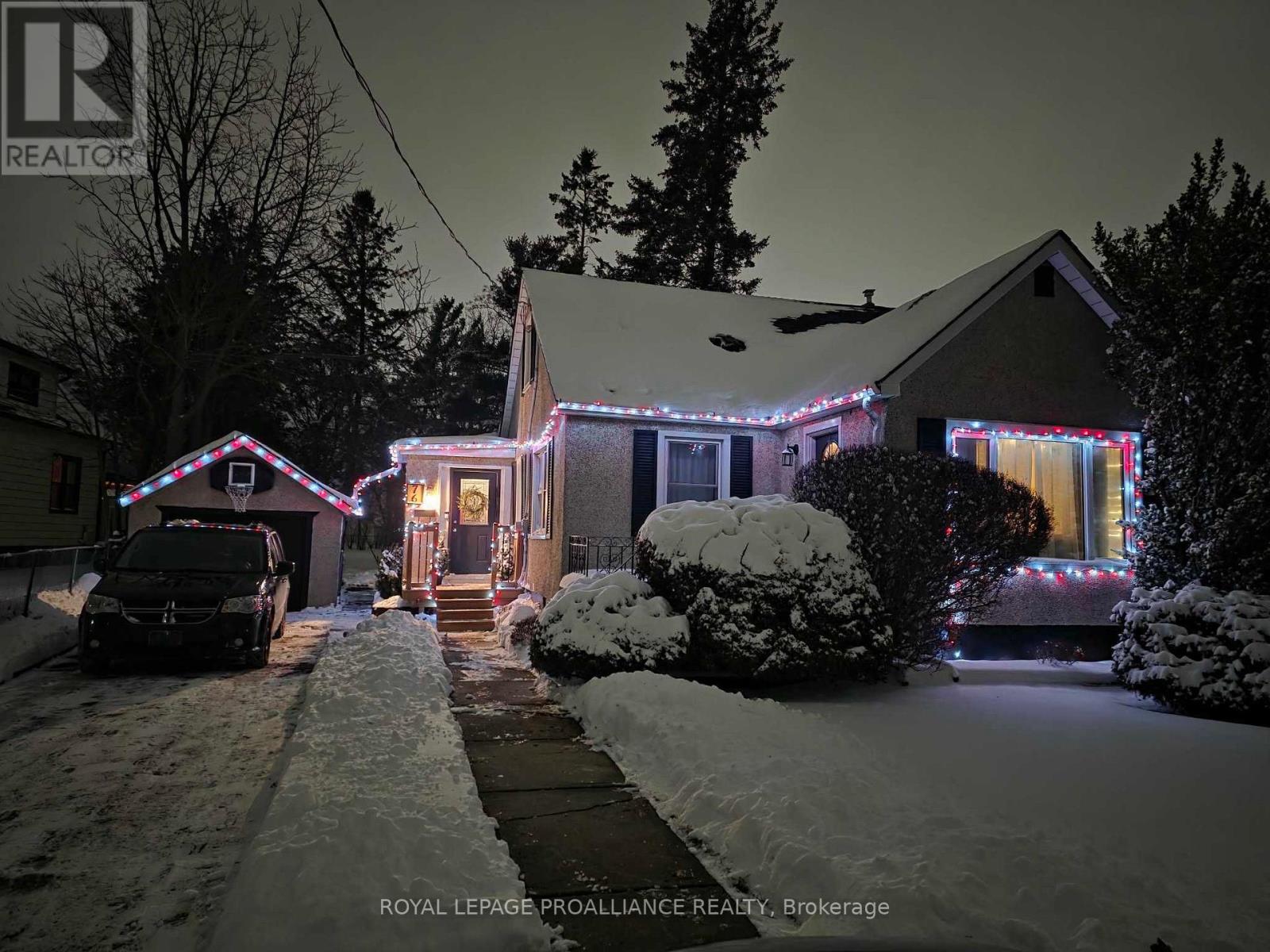 76 Benjamin Street, Belleville, Ontario  K8P 1P9 - Photo 2 - X12803370