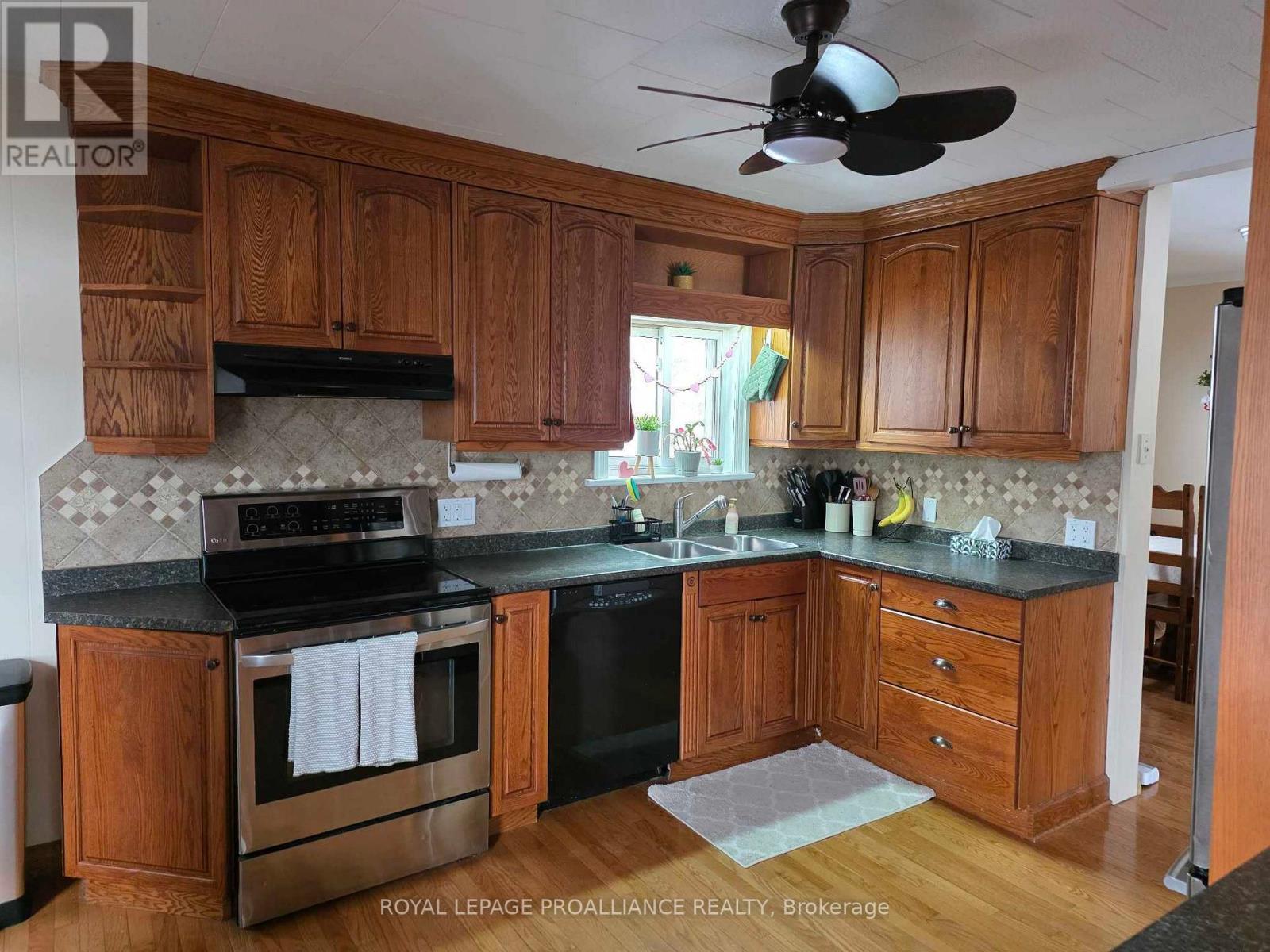 76 Benjamin Street, Belleville, Ontario  K8P 1P9 - Photo 6 - X12803370